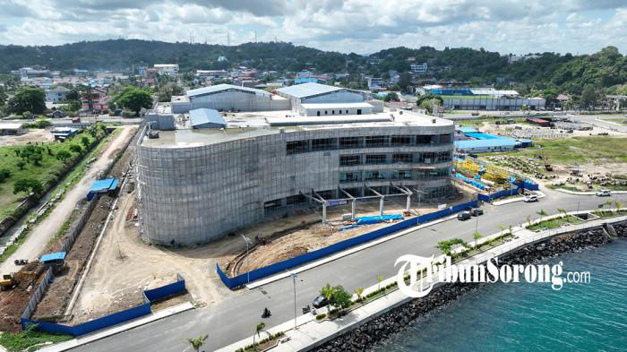 Topping Off Mal Sorong Modern City