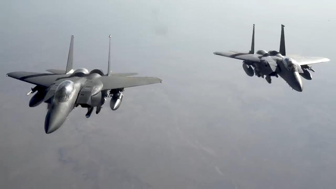 Watch a swarm of US AI drones take control of the sky - "Overwhelming ...