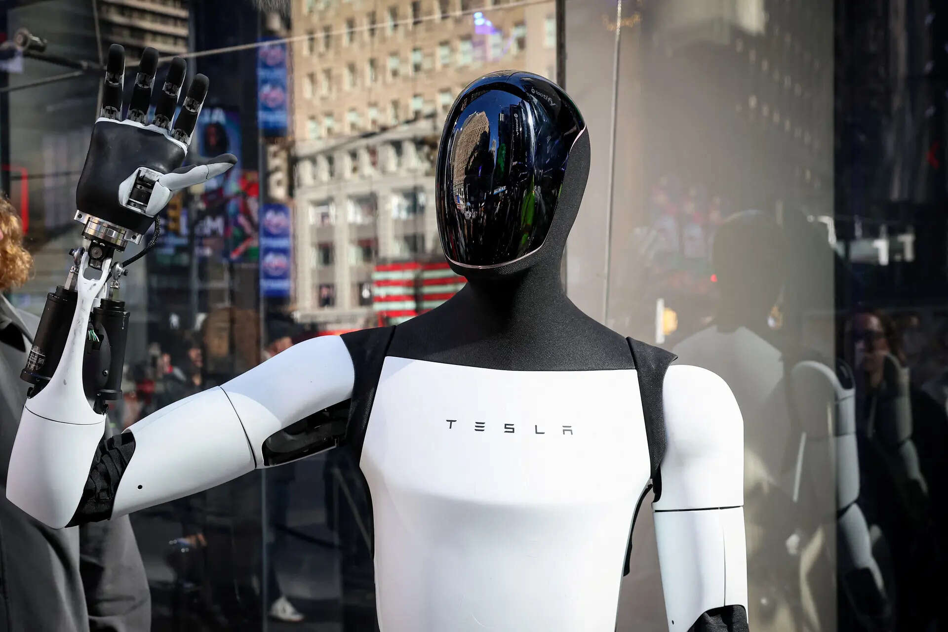Tesla will bring humanoid robot Optimus to India at appropriate time ...
