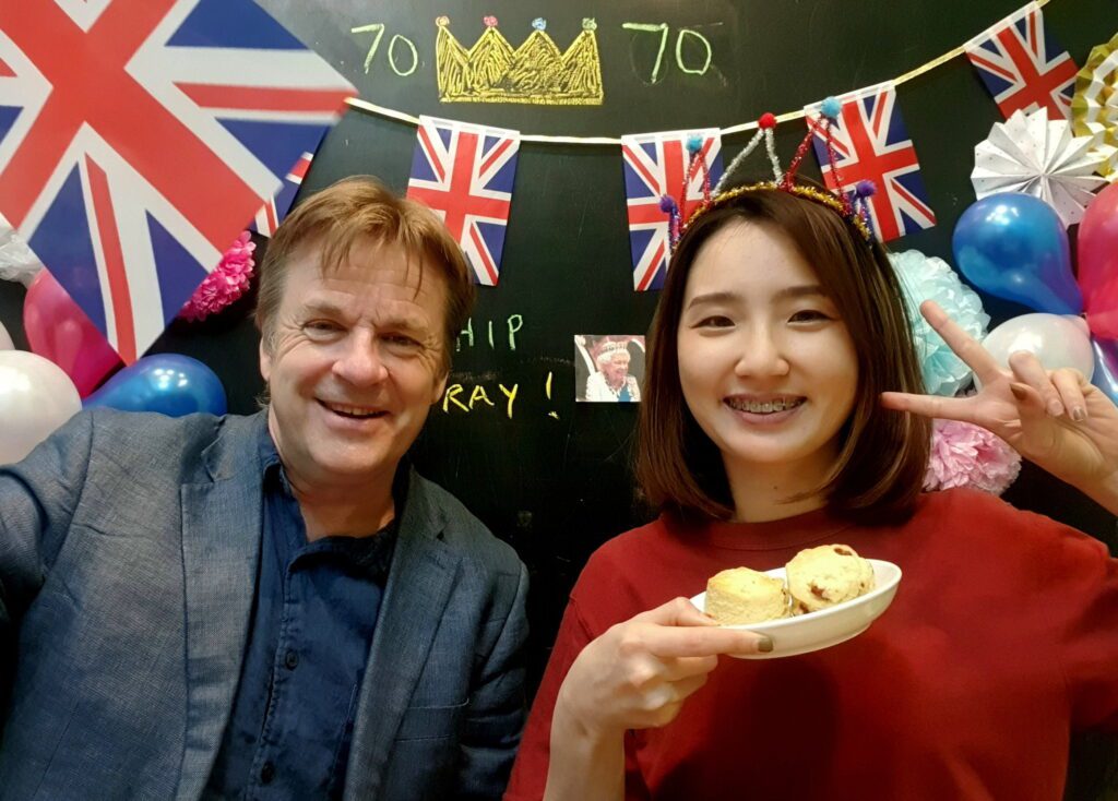 'People thank us for having kids' says Brit dad in Taiwan