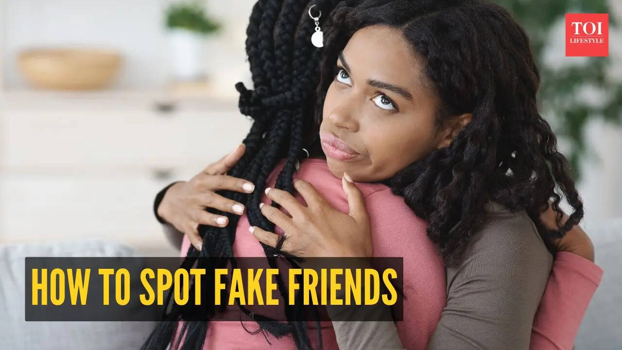 How to spot fake friends: 10 toxic traits disguised as 'friendship'
