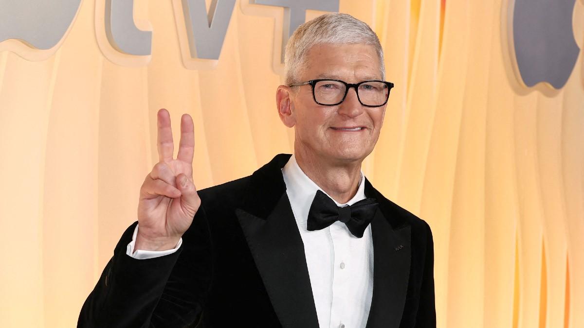 Donald Trump makes odd comment about Apple CEO Tim Cook