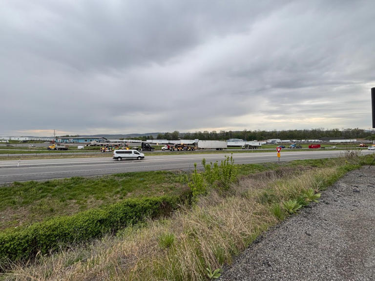 3 tractor-trailer crash spreads debris on I-81 in Franklin County
