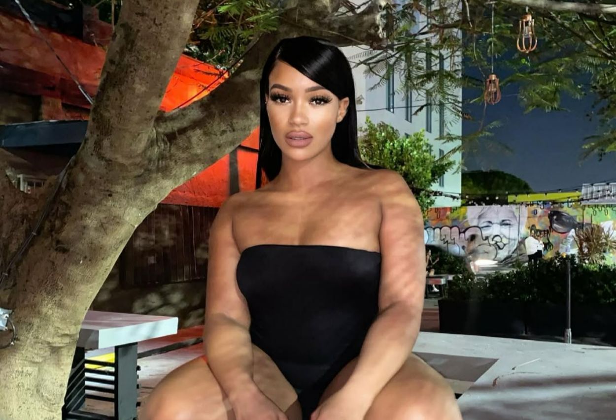 RielleUK spark backlash over 'heart pose' during attempted murder