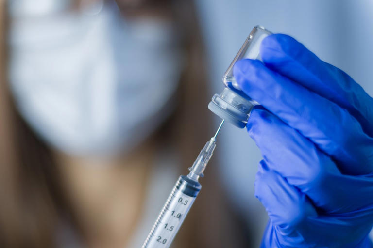 Bird flu vaccine trial begins to fight virus threat for humans