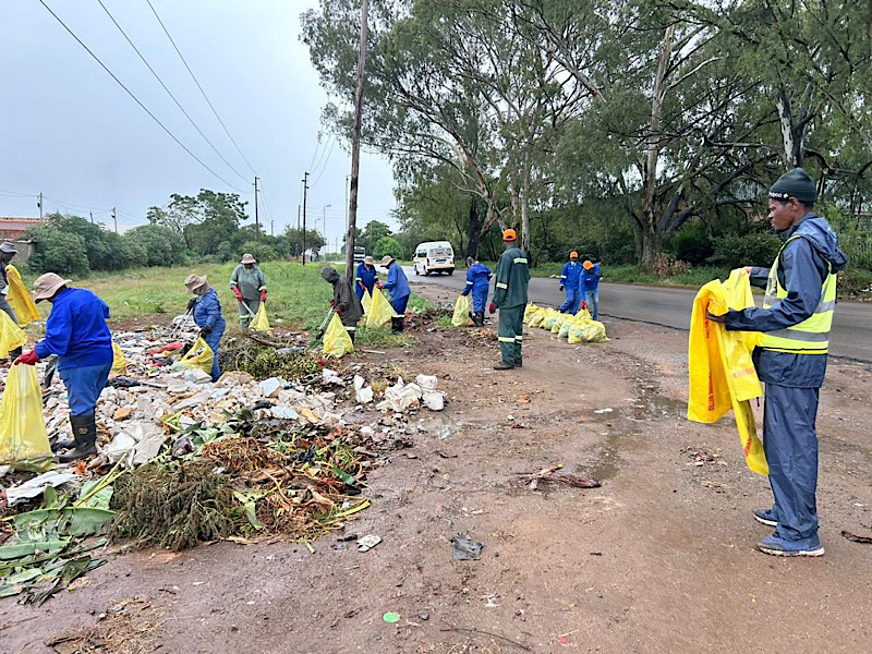 Gauteng communities clean up public spaces