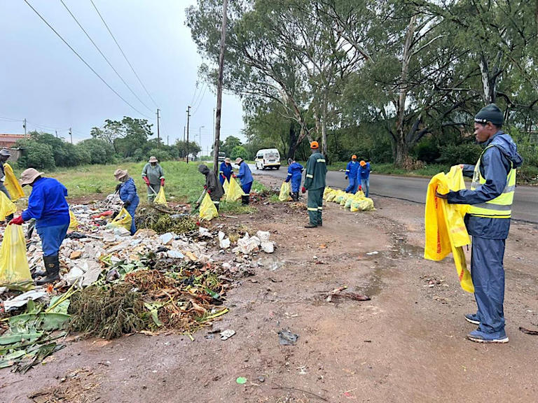 Gauteng communities clean up public spaces