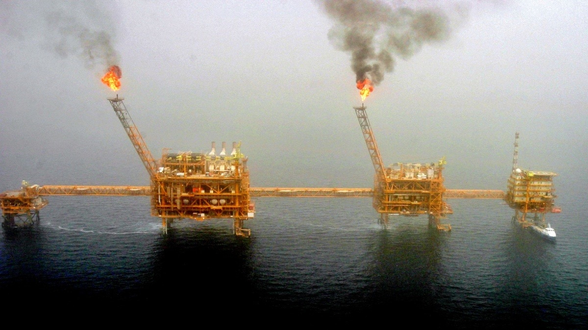 Iran oil tanks on cusp of being full? Why Tehran can't just turn it off