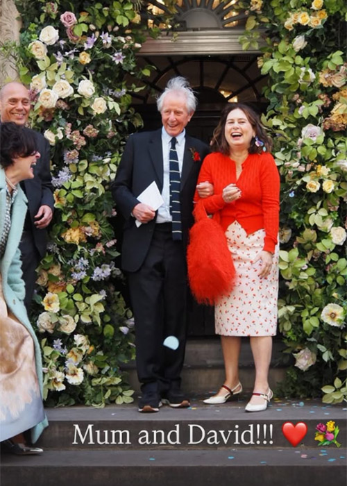 Former Vogue editor Alexandra Shulman keeps things casual as she ties ...