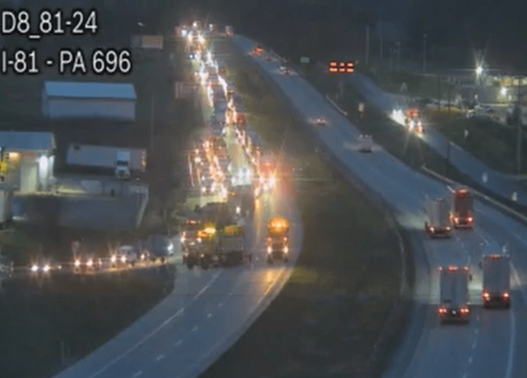 3 tractor-trailer crash spreads debris on I-81 in Franklin County