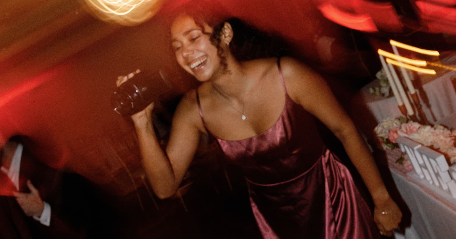 29-year-old spent $1,000 to launch a wedding camcorder business—it ...