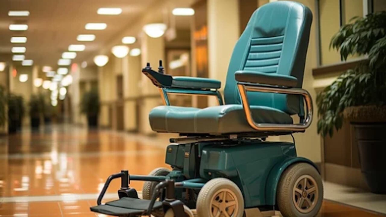 Electric wheelchair explodes outside Florida home