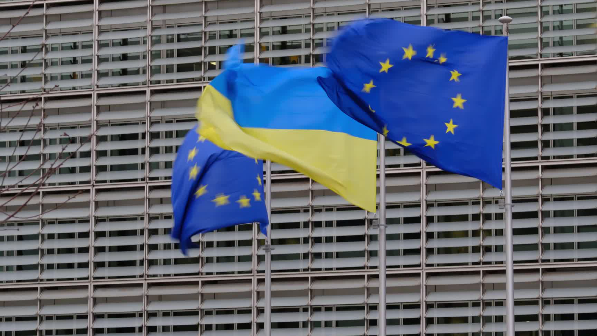 EU approves €90bn loan for Ukraine after pipeline restart