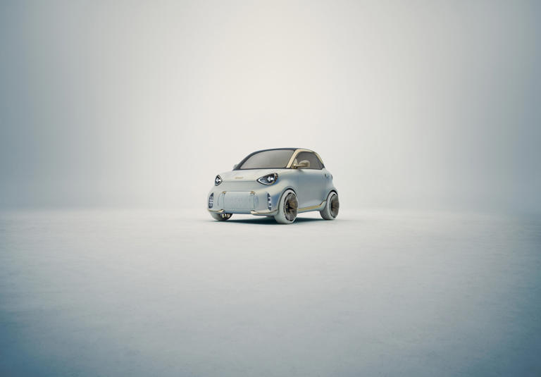 The smallest smart car is back