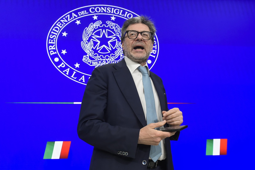 ok-del-cdm-al-dfp-giorgetti-l-italia-potrebbe-muoversi-da-sola-sullo