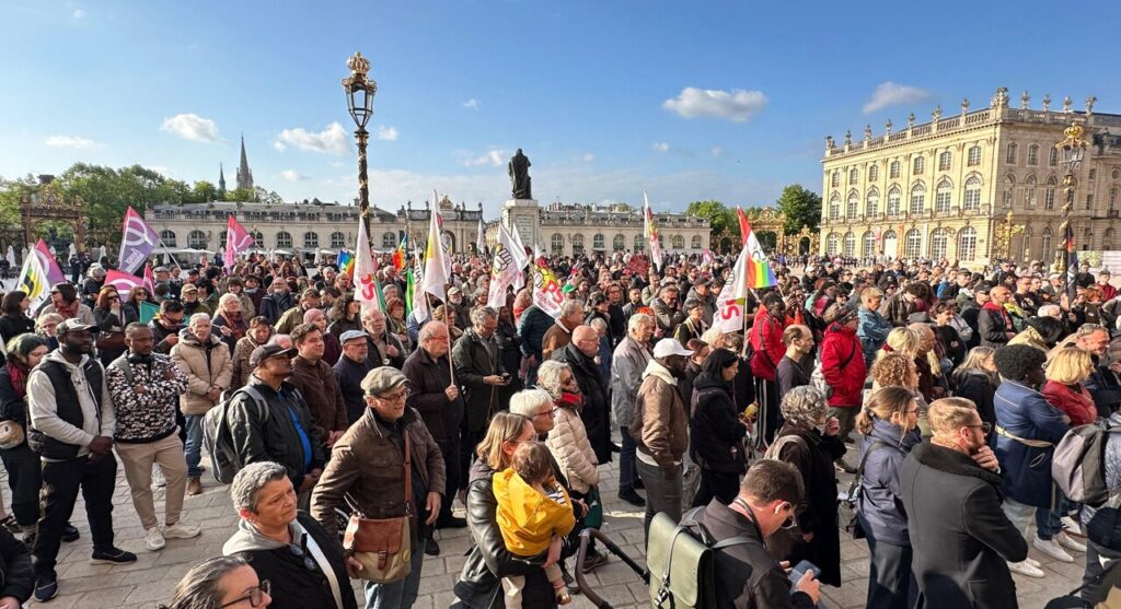 Après l'agression homophobe à Nancy, 400 personnes se réunissent place ...