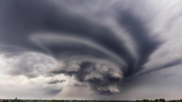 Severe weather warnings in 6 states as 75 mph winds, thunderstorms loom