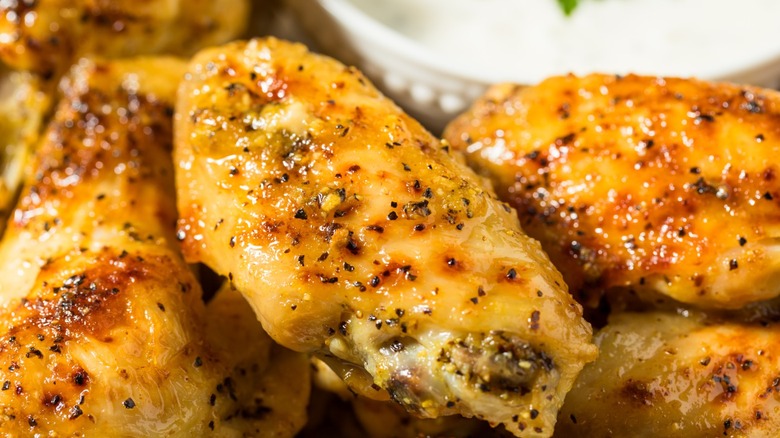 This chicken chain makes the best fast food wings we tried, hands down