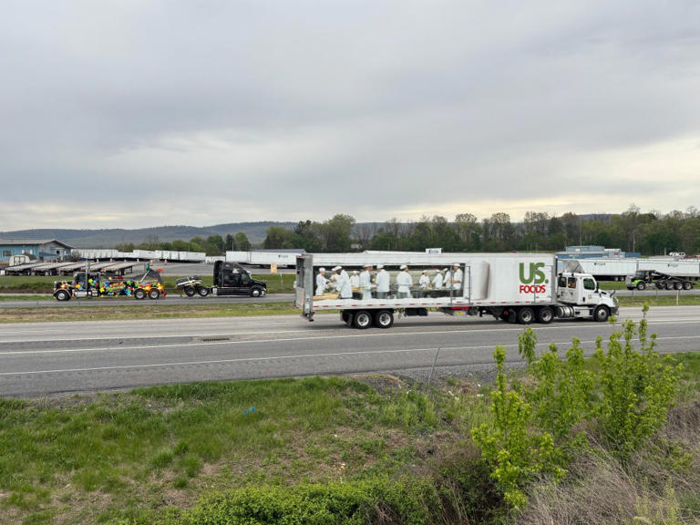 3 tractor-trailer crash spreads debris on I-81 in Franklin County