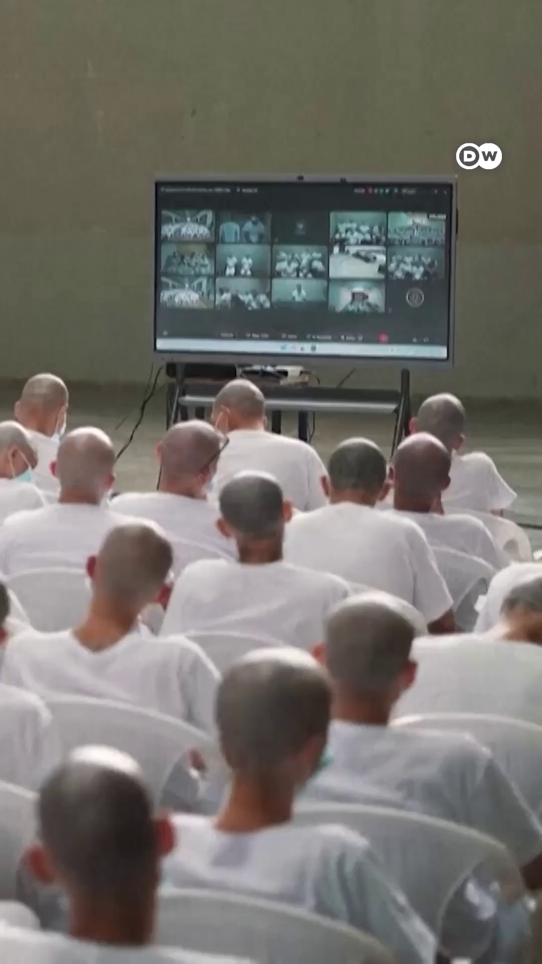 El Salvador holds mass trial for alleged MS-13 gang members