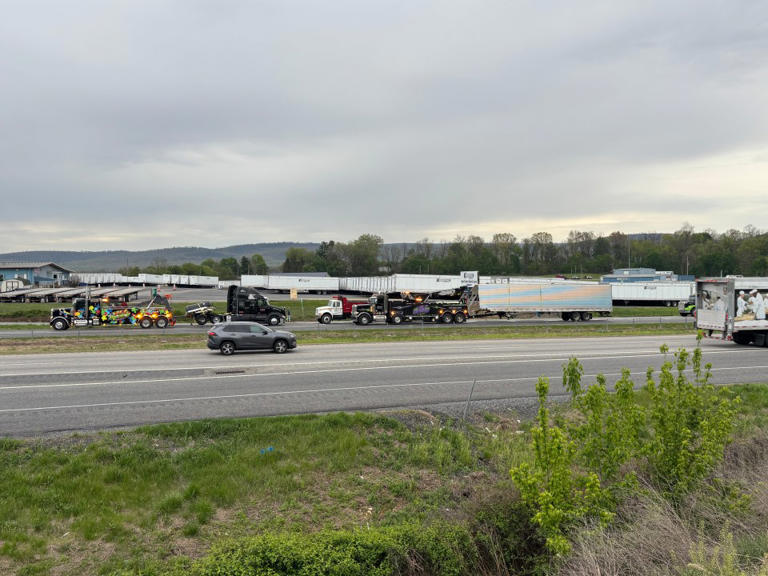 3 tractor-trailer crash spreads debris on I-81 in Franklin County