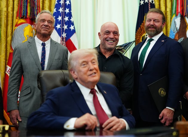 Joe Rogan spills on mysterious exchange with Trump at UFC fight: 'This ...
