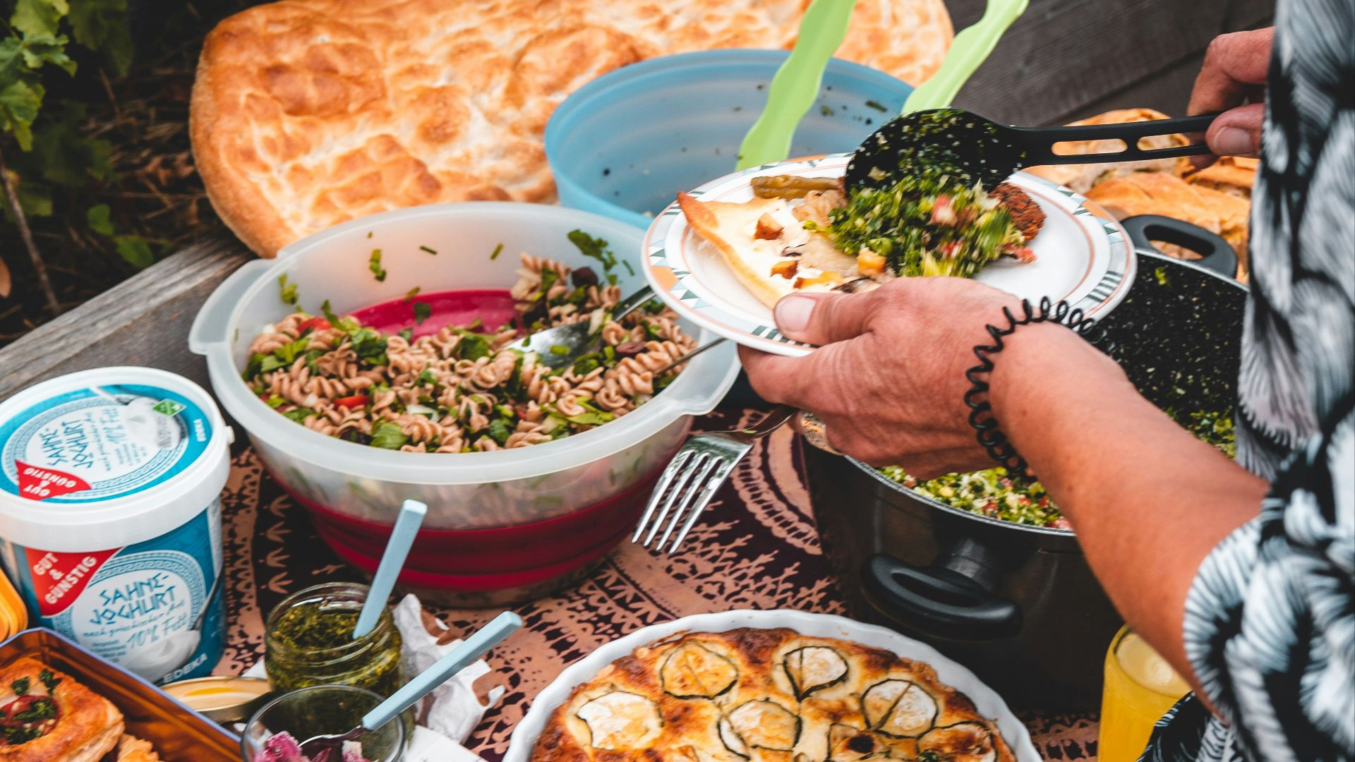 20 classic potluck foods ranked by how fast they disappear