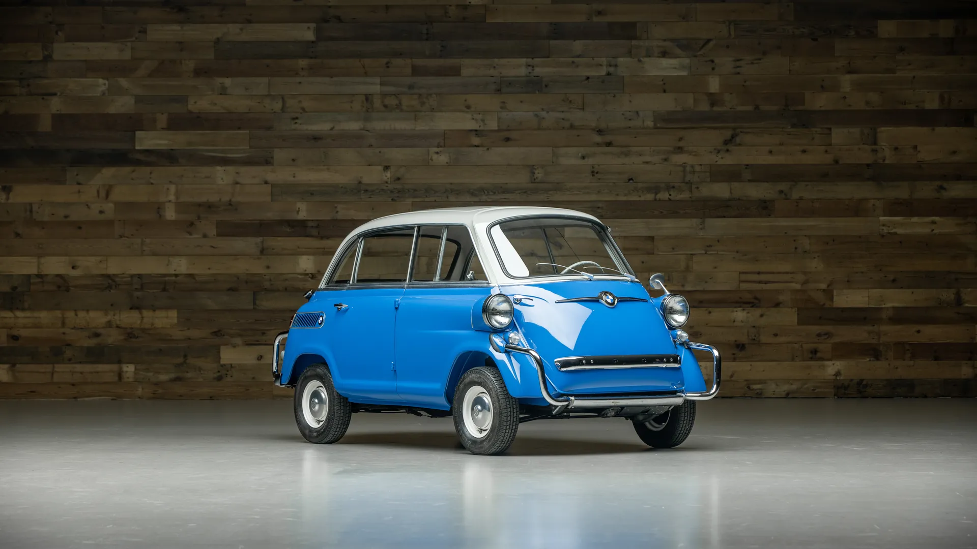 Restored 1958 BMW Isetta 600 from estate collection heads to Kruse ...