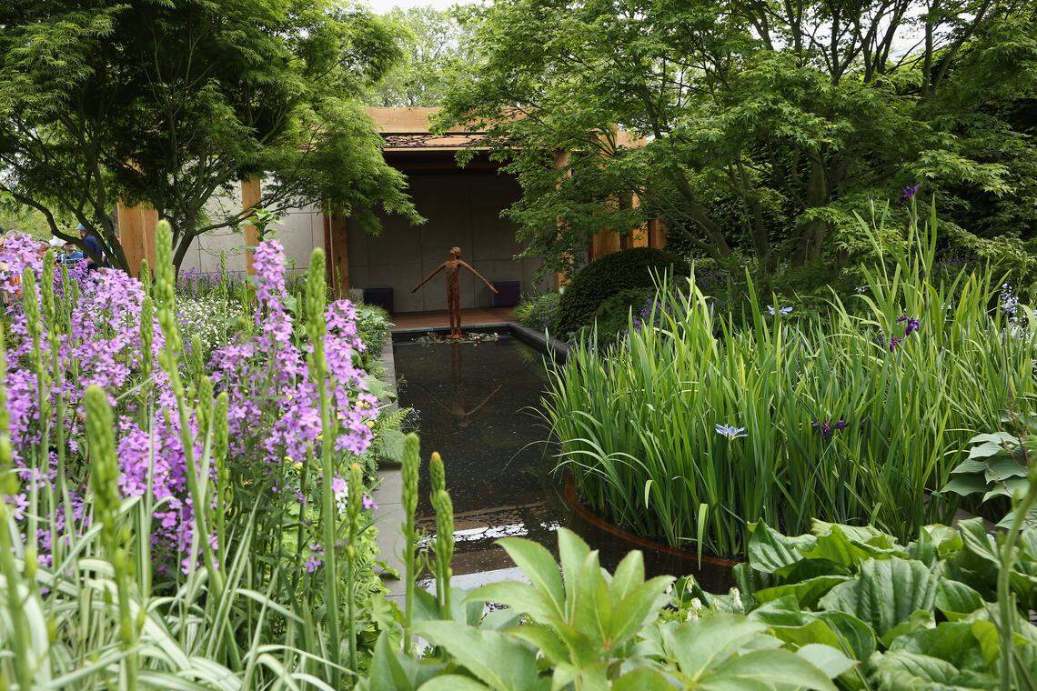 Backyard garden ideas that make small outdoor spaces look like a ...