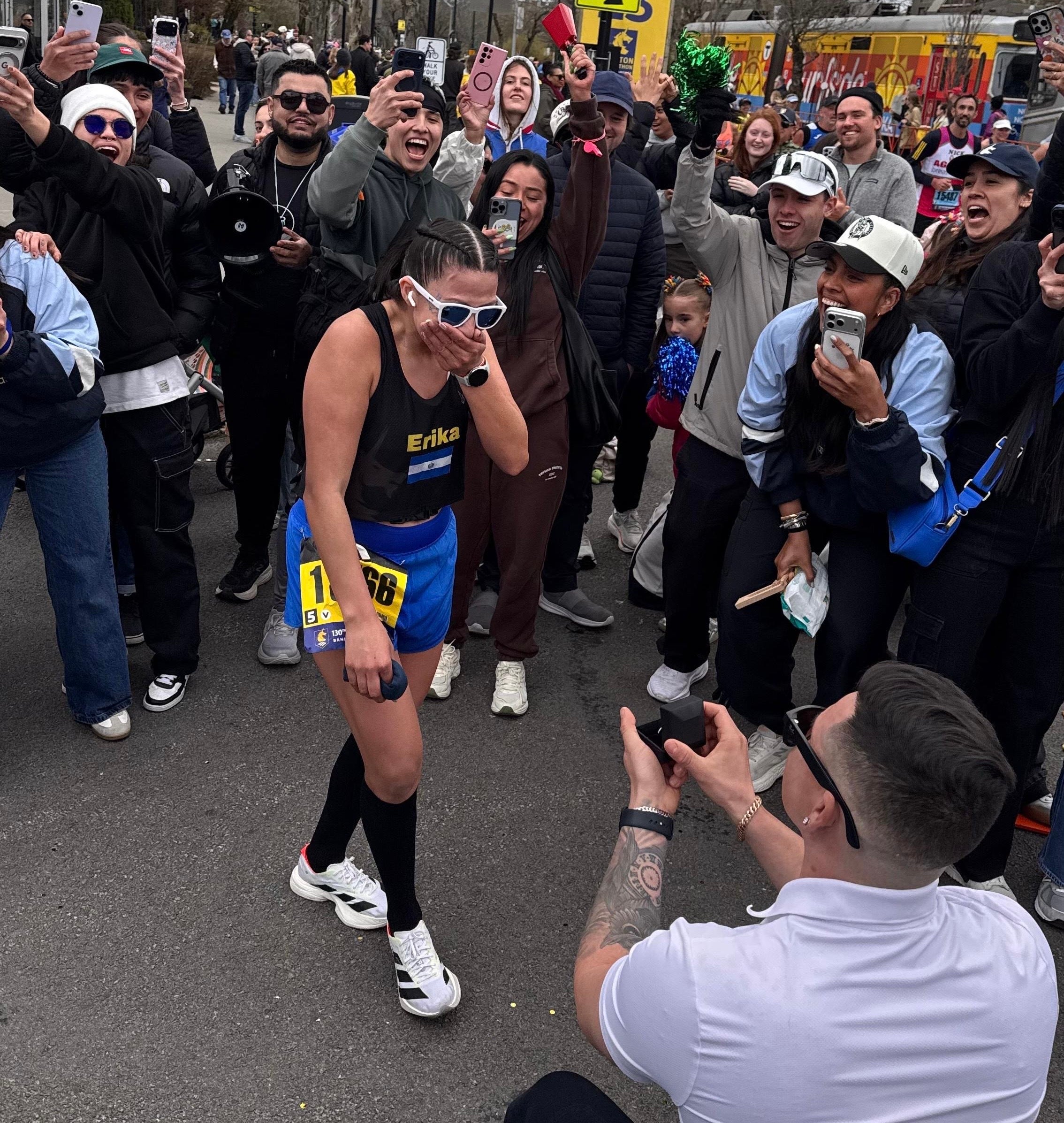 This runner got engaged at mile 23 of the Boston Marathon