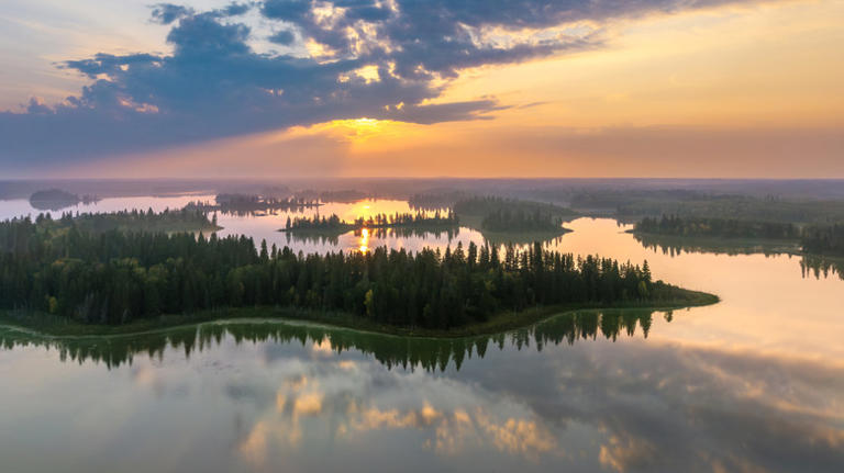 Canada's stunning national park outside Edmonton is an idyllic getaway ...