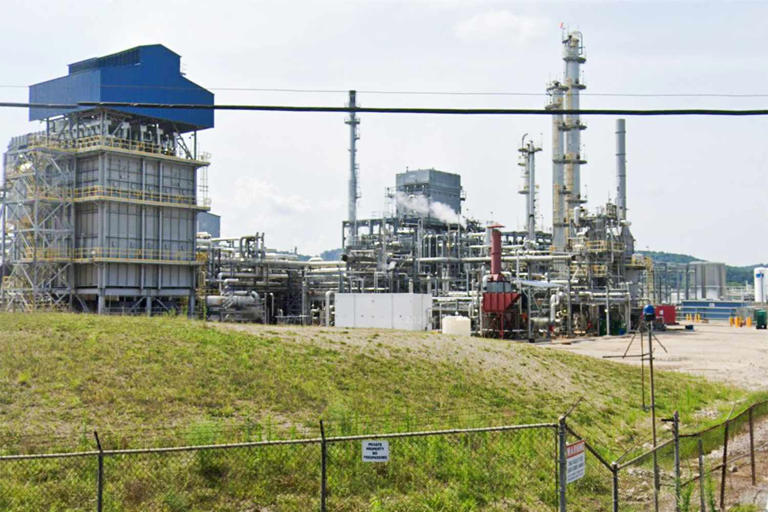 2 dead, 21 hospitalized after chemical spill at West Virginia plant ...