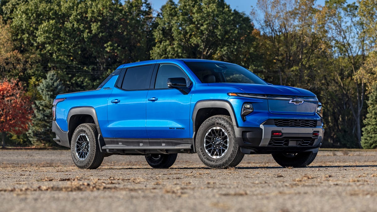 GM puts next-generation full-size EV trucks and SUVs on ice