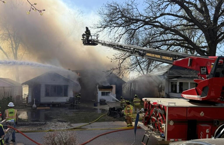 Fire spreads to three homes in NW Iowa community