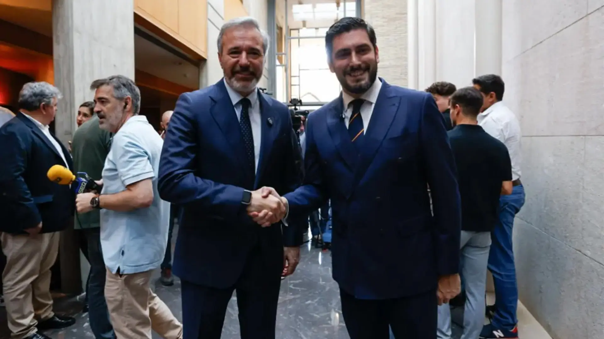 Lee el acuerdo de PP y Vox en Aragón: un pacto con prioridad nacional ...