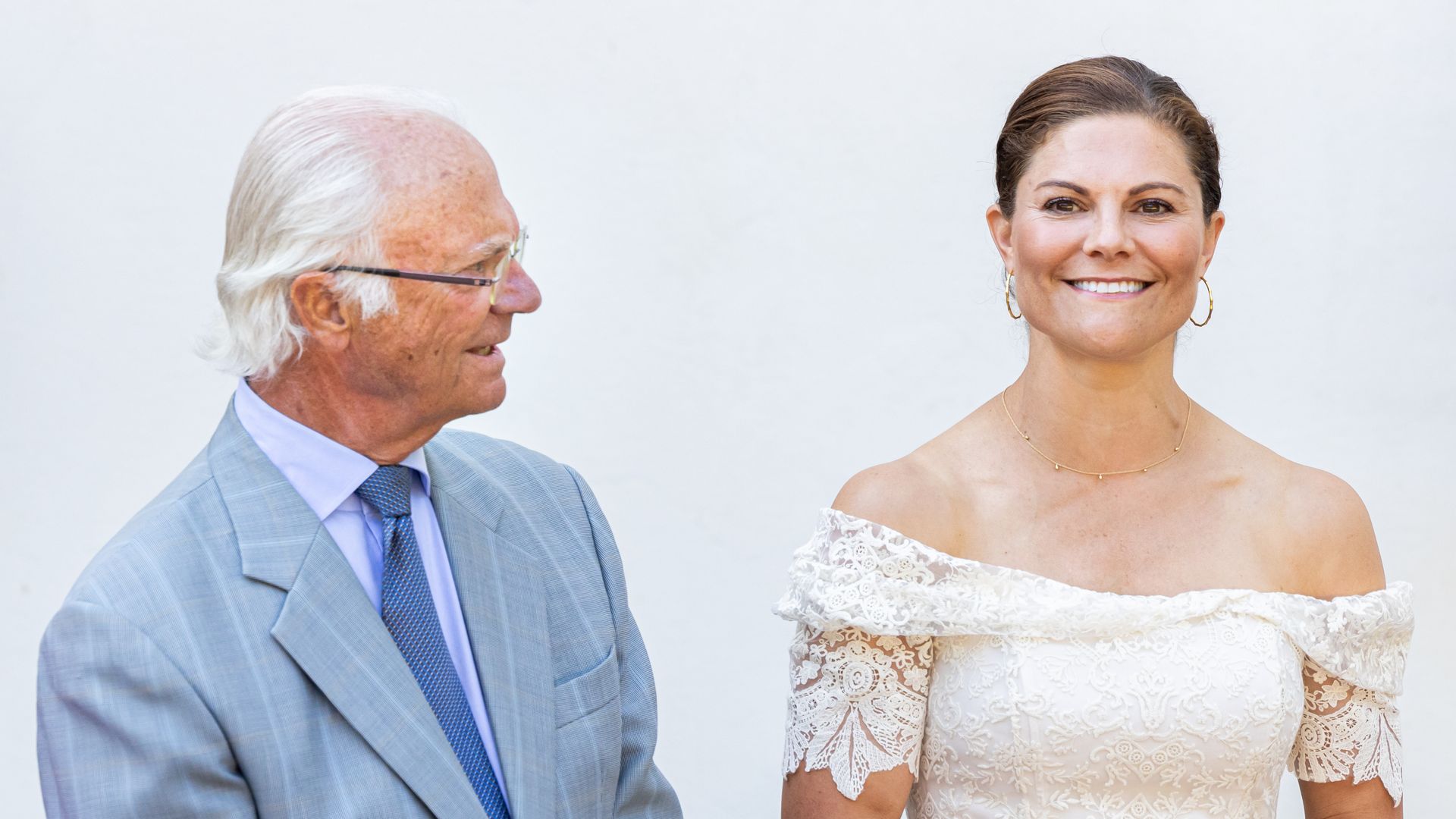 King Carl Gustaf receives 300-year-old historic gift with Princess ...