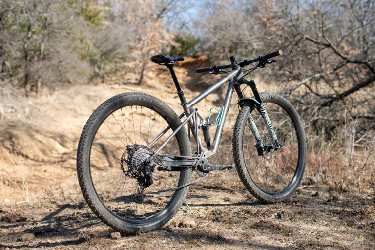 I rode two 32-inch full-suspension race bikes. Here’s what you need to know