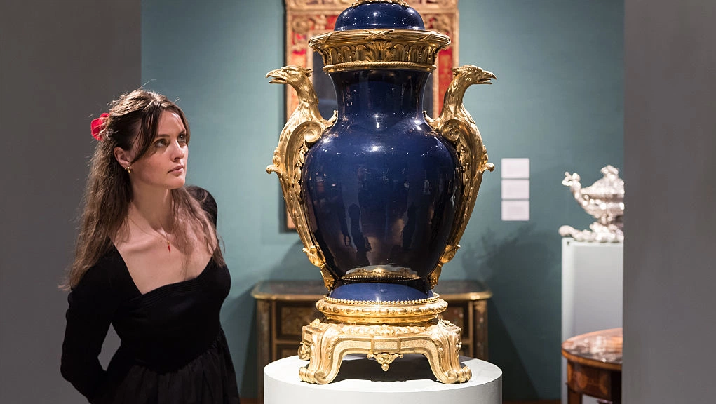 Fresh guides highlight soaring values in vintage collectibles