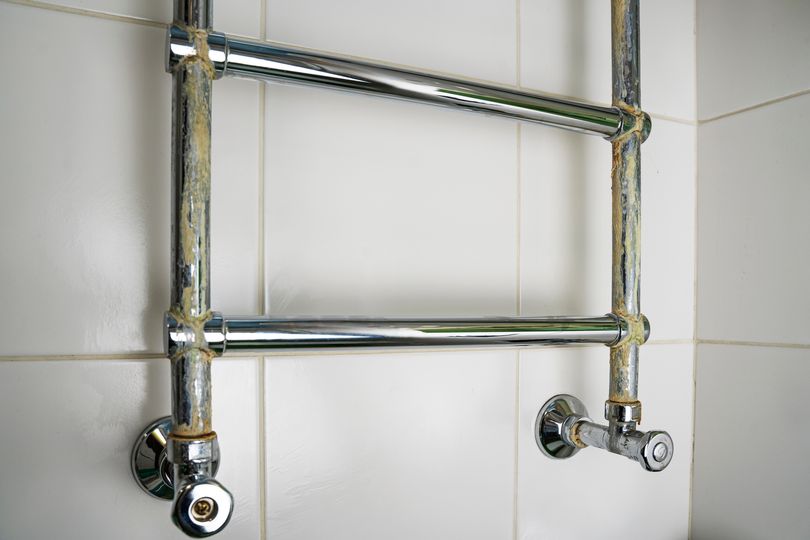Remove rust from radiators using 1 product — not vinegar