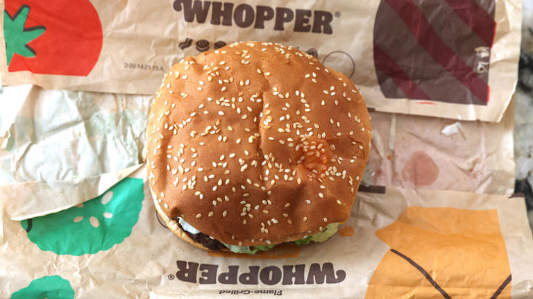 What's the difference between a Burger King Whopper and a Whopper Jr?