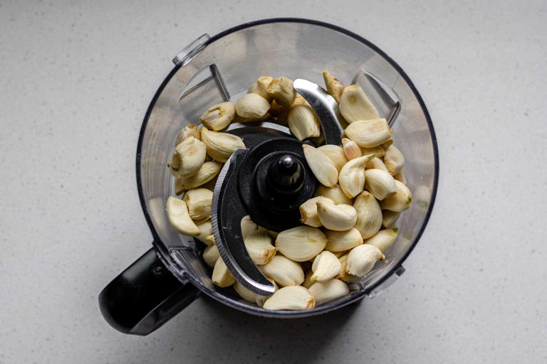 How to prep garlic in bulk and freeze it