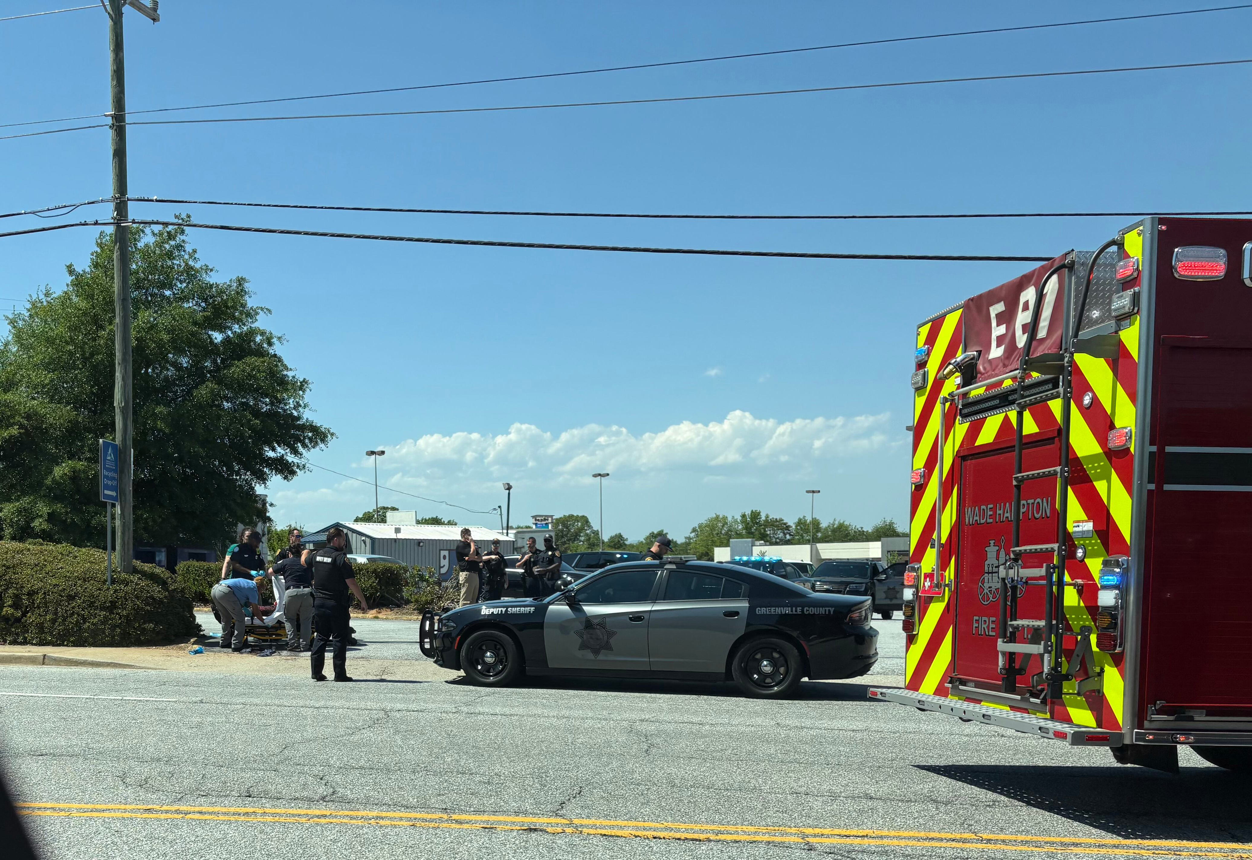 Deputies: Woman stabs Upstate rideshare driver in head, steals vehicle
