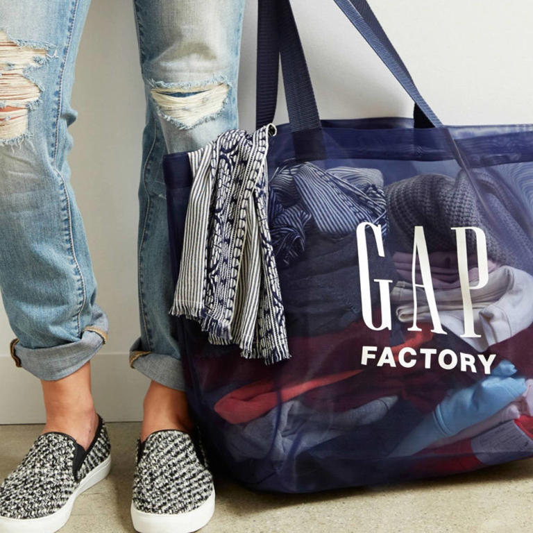 Upgrade Your Spring Wardrobe With Up 70% off Gap Factory — Plus Free ...