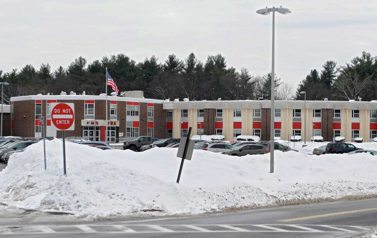 Without heat, local middle school closes, resorts to remote learning