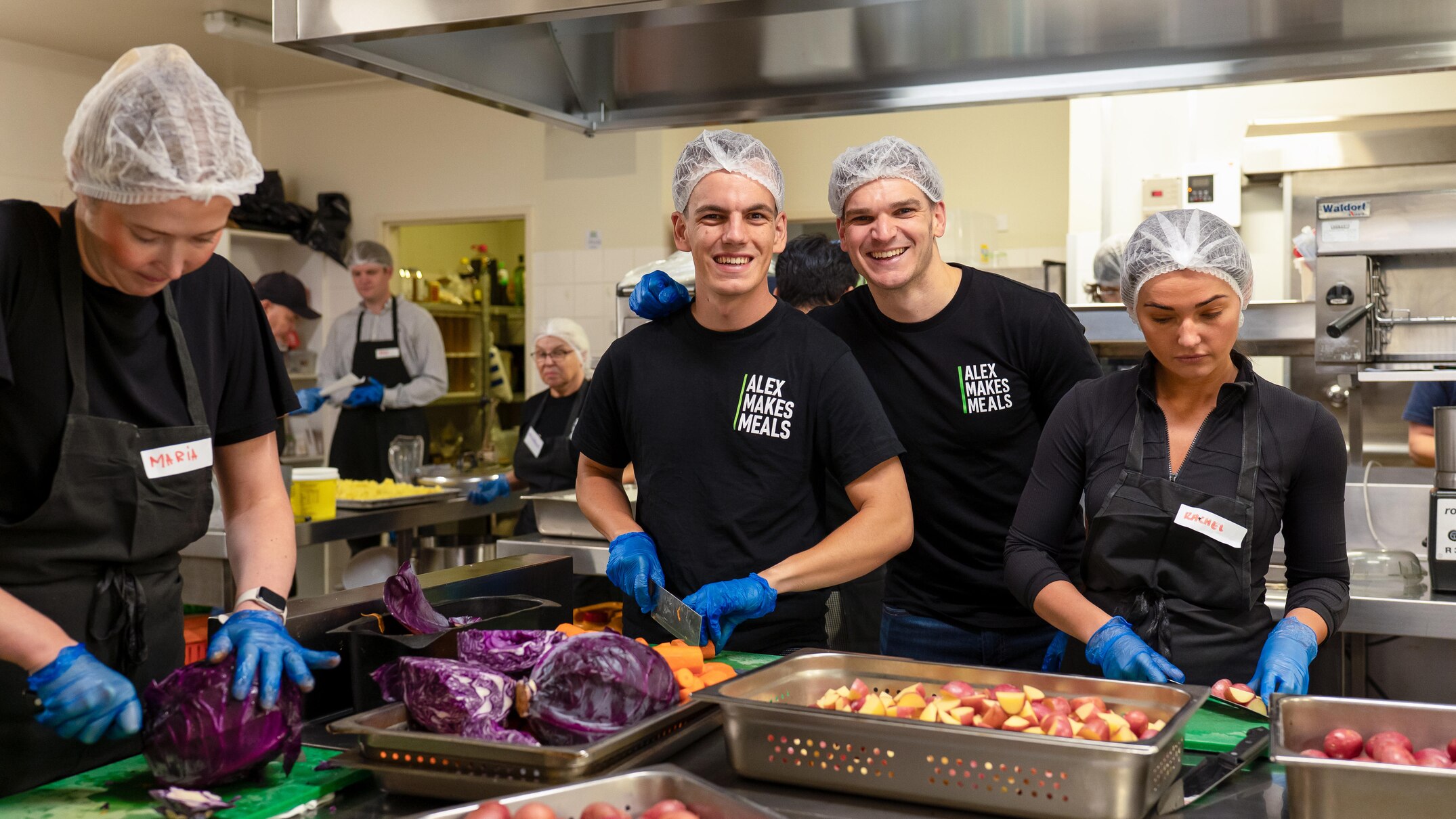 More than a third of Australians seeking food relief are doing so for ...