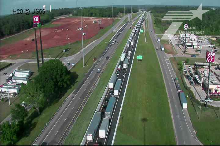 I‑20 traffic backs up for miles after crash involving 18‑wheeler, pickup