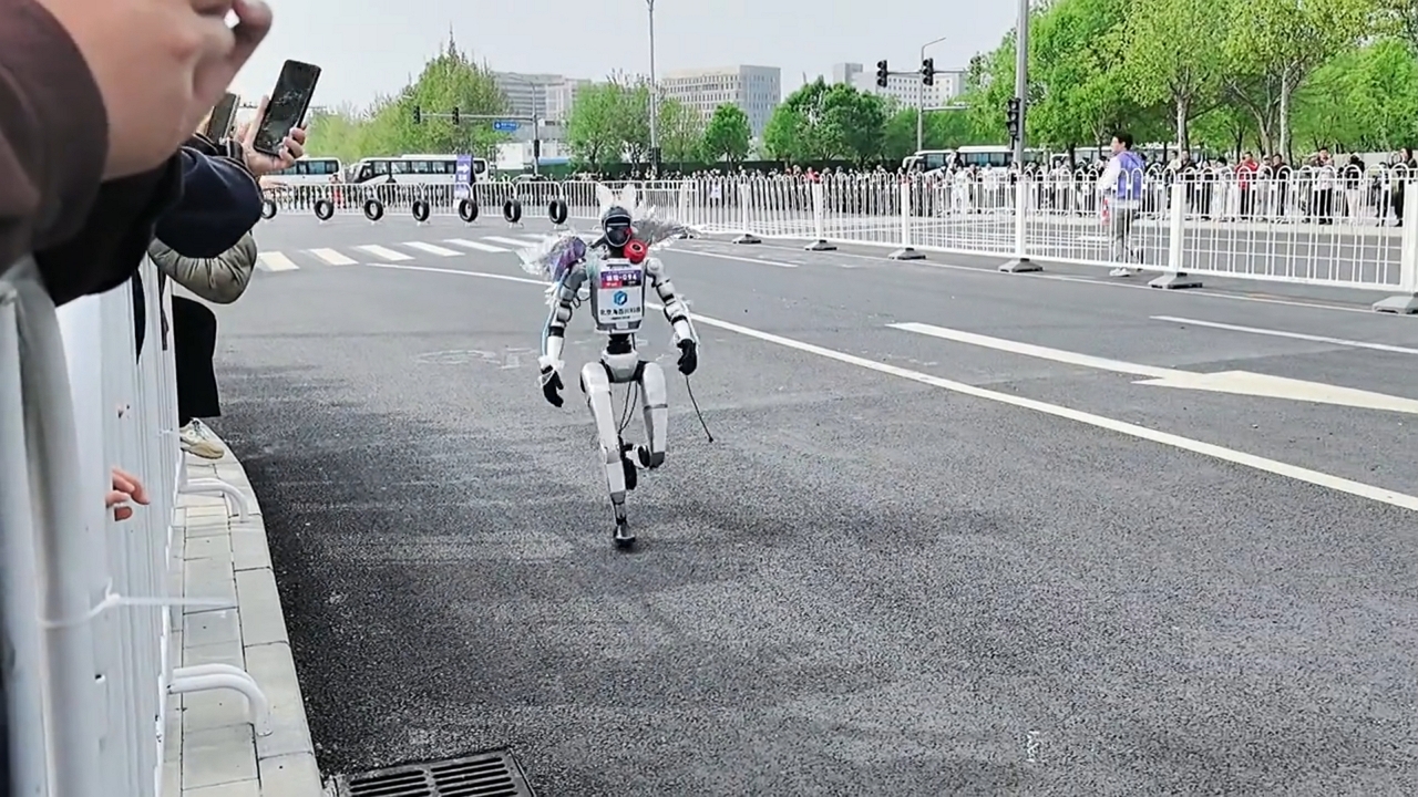 Humanoid robot goes off track in Beijing half marathon event
