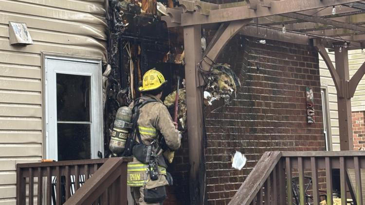 Fire leaves 3 displaced in Chesapeake's Great Bridge area