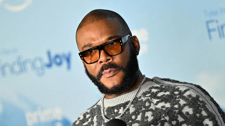 Fans report new season of Tyler Perry show 'The Oval' pulled from ...