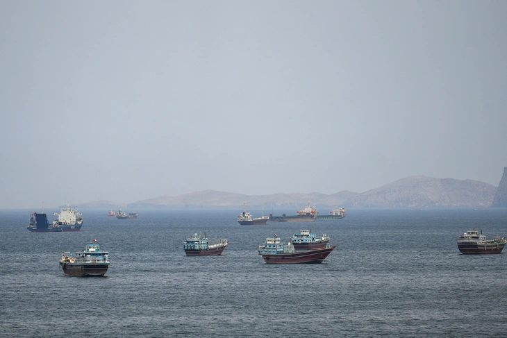 Iran Cấm Eo Biển Hormuz; Thứ Trưởng Gốc Việt Cầm Bộ Hải Quân Mỹ - tin tức news from Tuổi Trẻ